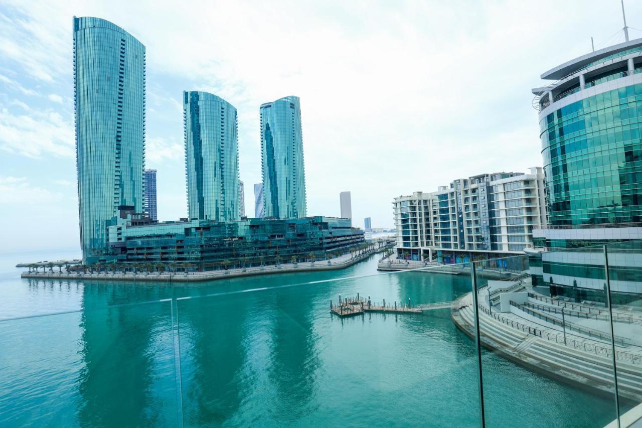 Charthouse Bahrain Hotell Manama Exteriör bild The residential complex of Al Bandar
