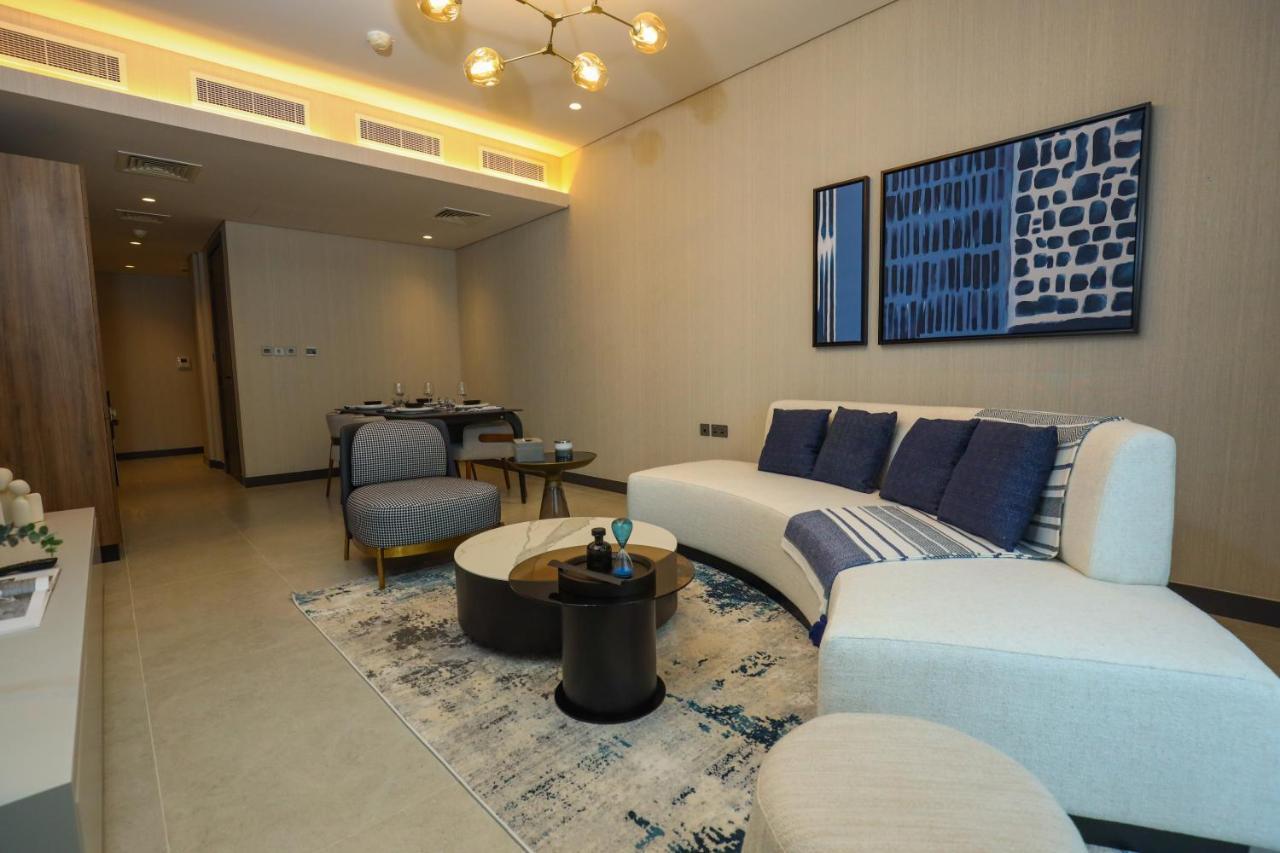Charthouse Bahrain Hotell Manama Exteriör bild A living room in a 2-bedroom apartment