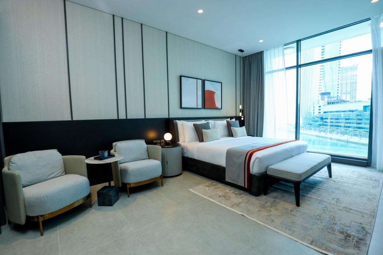 Charthouse Bahrain Hotell Manama Exteriör bild A bedroom at the hotel