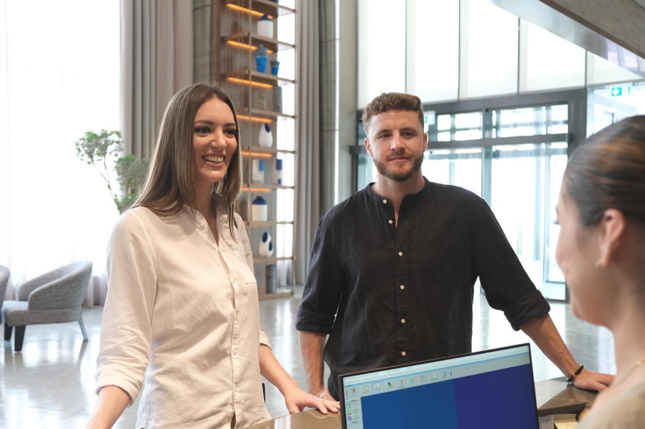 Charthouse Bahrain Hotell Manama Exteriör bild Students at the University of Applied Sciences and Medical University of Southern Tyrol