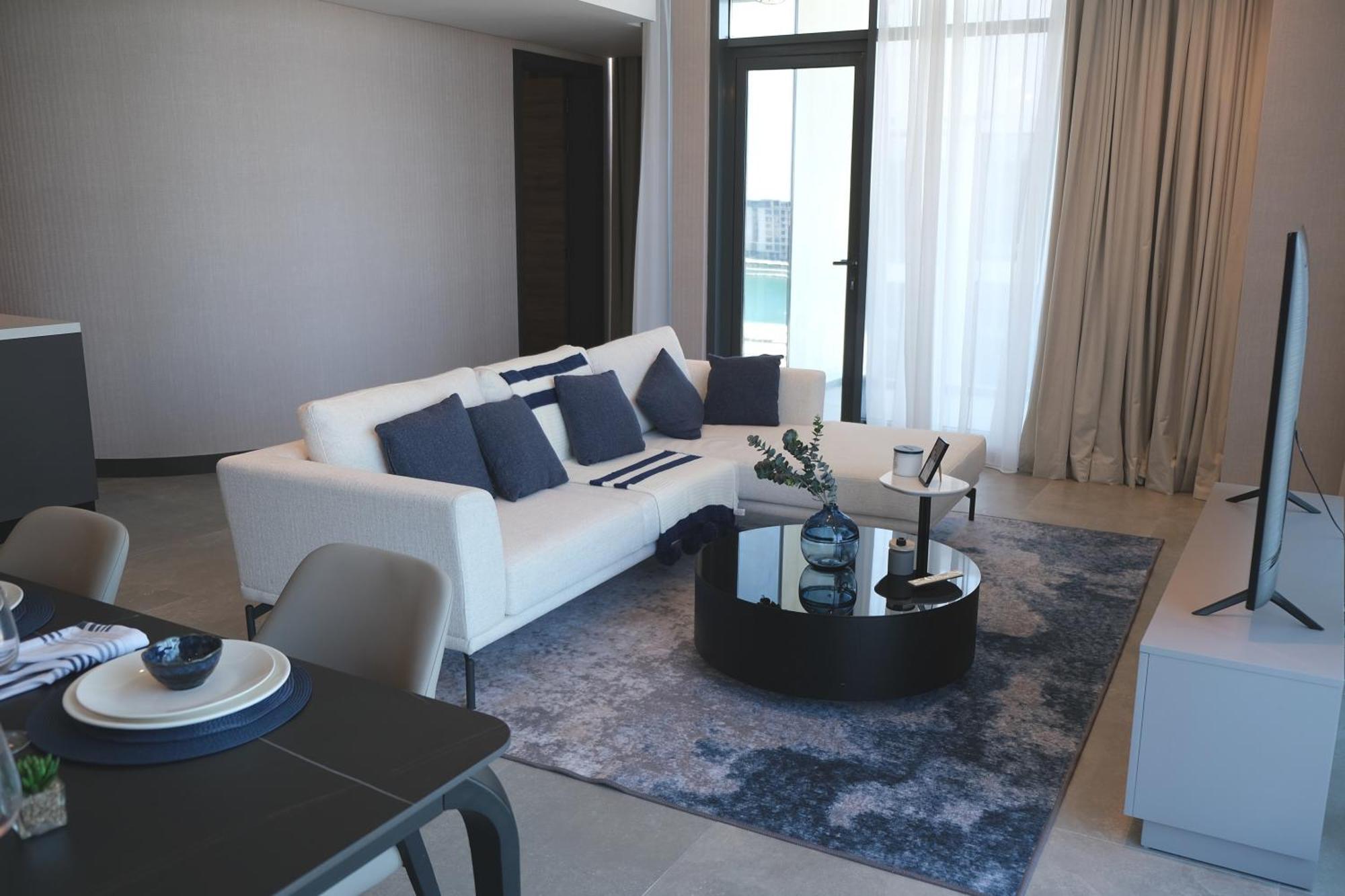 Charthouse Bahrain Hotell Manama Exteriör bild Living room