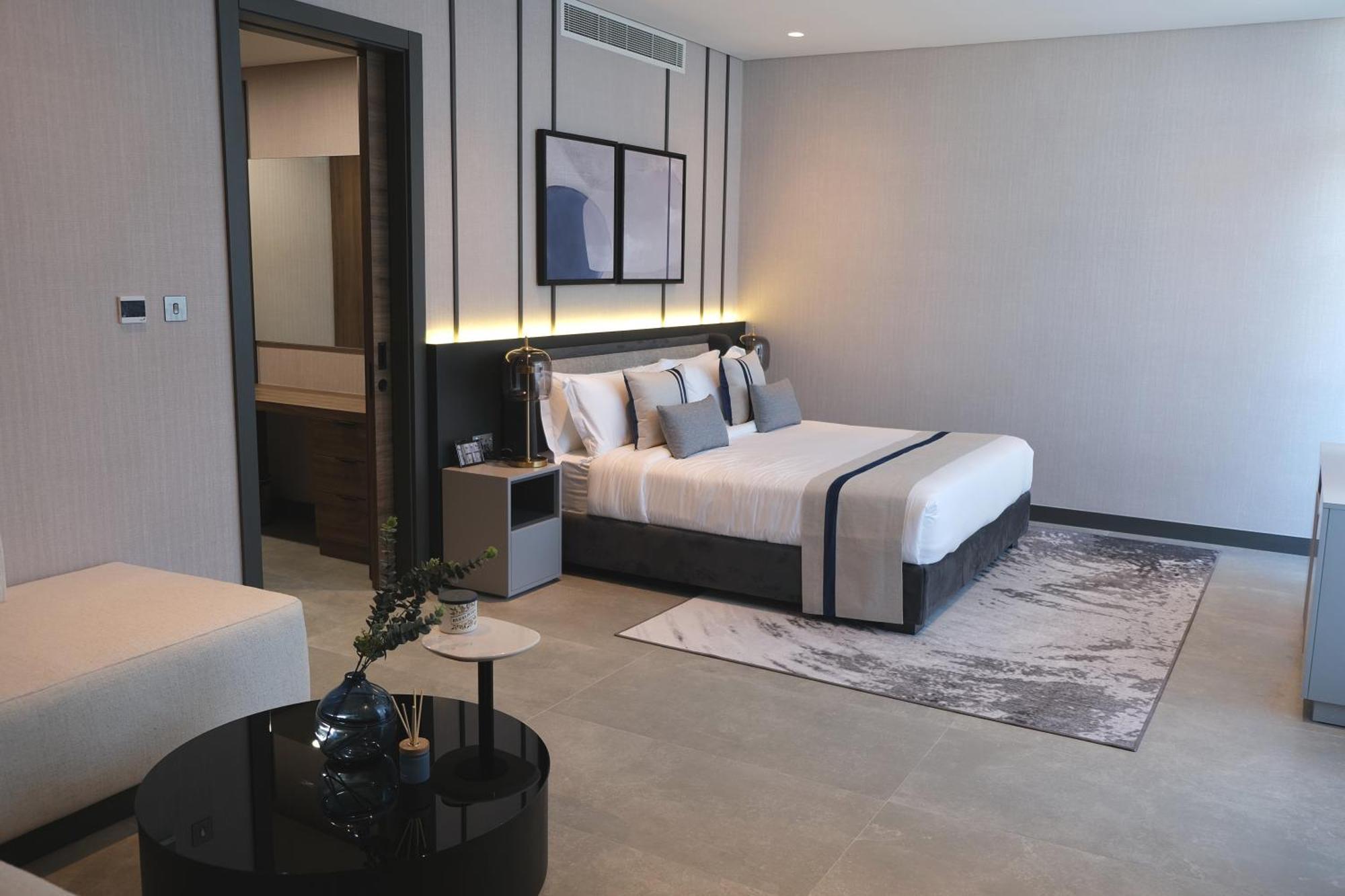 Charthouse Bahrain Hotell Manama Exteriör bild A bedroom at the hotel